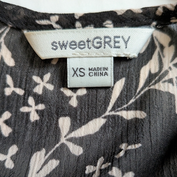 Black & White Floral Sheer Long Shirt Blouse XS - Picture 12 of 12